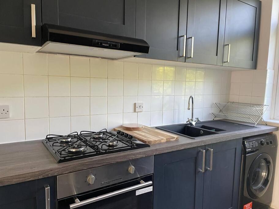 5 Bed 5Mins From Wembley Stadium London Exterior photo
